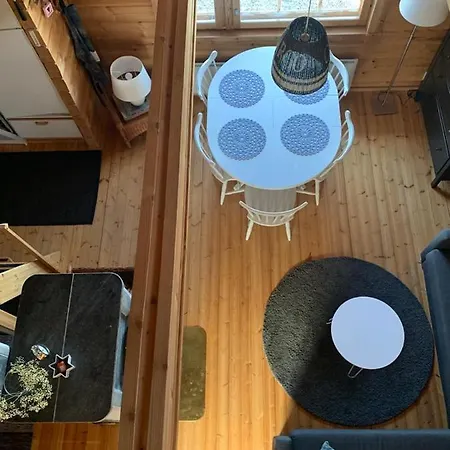 Yllaestoelli 2 A, Aekaeslompolo Kolari