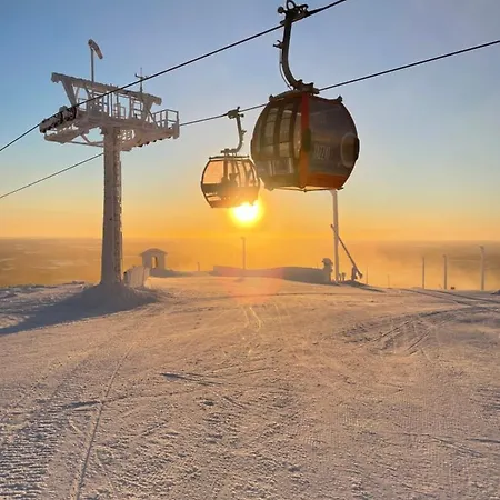 Yllaestoelli 2 A, Aekaeslompolo Chalet *