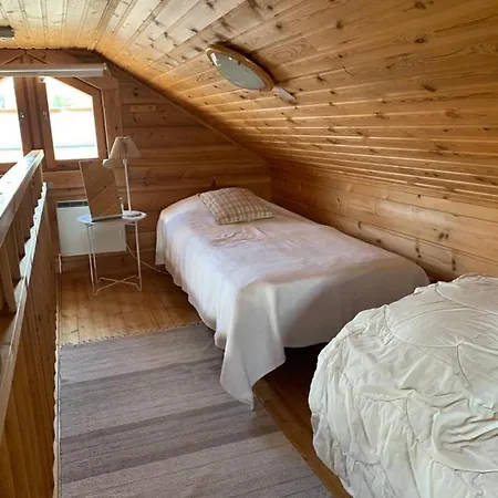 Yllaestoelli 2 A, Aekaeslompolo Kolari