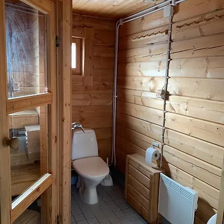 Yllaestoelli 2 A, Aekaeslompolo