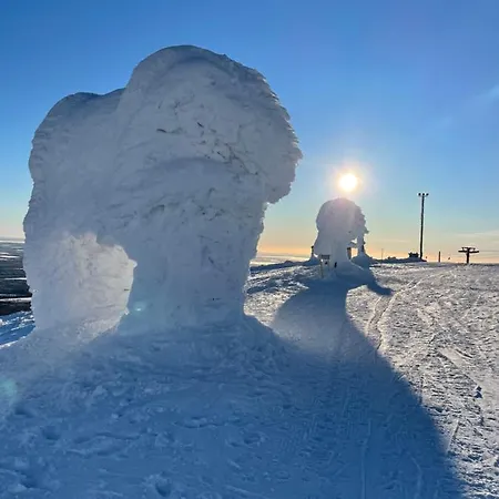 Yllaestoelli 2 A, Aekaeslompolo * Kolari