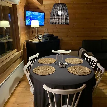 Yllaestoelli 2 A, Aekaeslompolo Chalet