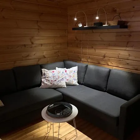 Yllaestoelli 2 A, Aekaeslompolo Horská chata