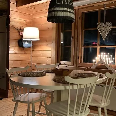 Chalet Yllaestoelli 2 A, Aekaeslompolo *