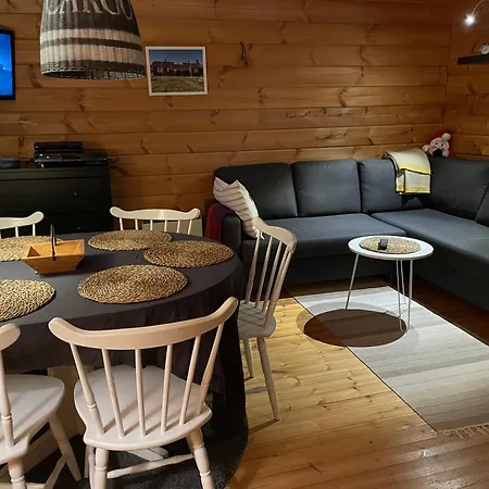 Chalet Yllaestoelli 2 A, Aekaeslompolo *