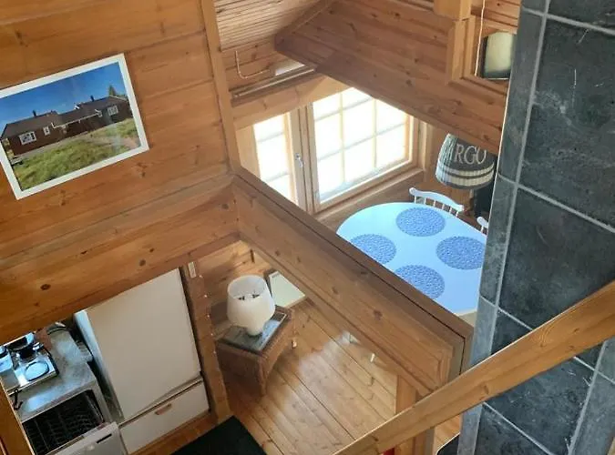 Yllaestoelli 2 A, Aekaeslompolo * Kolari