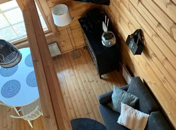 Yllaestoelli 2 A, Aekaeslompolo *