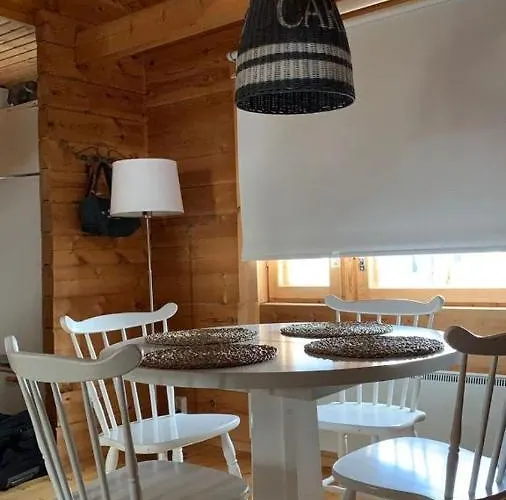 Yllaestoelli 2 A, Aekaeslompolo * Kolari